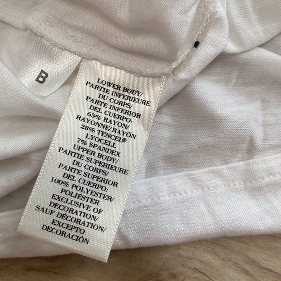 Ann Taylor Womens Large White Tank With Tie. Collar and cute buttons. Sheer - Picture 11 of 12